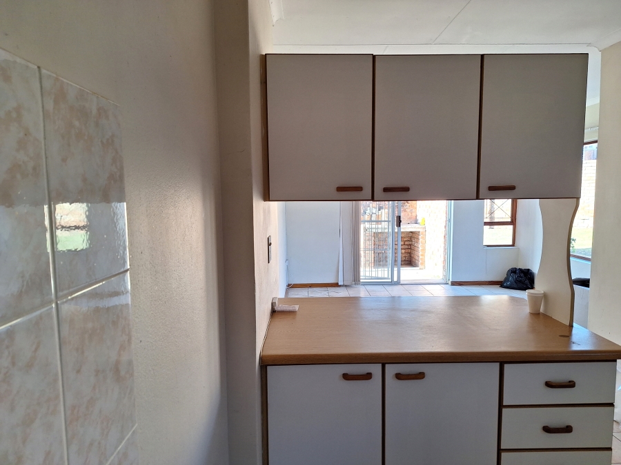 To Let 3 Bedroom Property for Rent in Strelitzia Park Eastern Cape